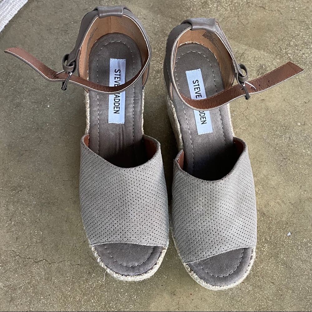 Steve Madden Wedge Sandal - sz 7.5